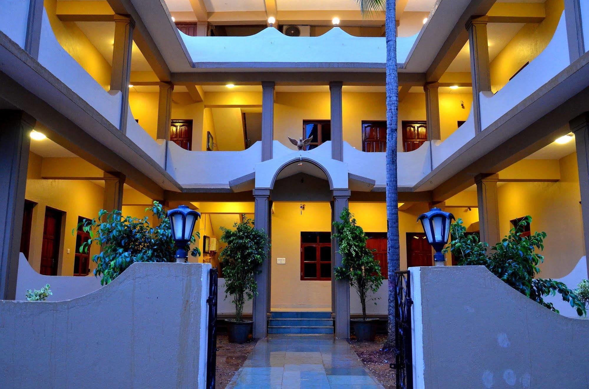 Garima Of Mandrem Hotel Ngoại thất bức ảnh